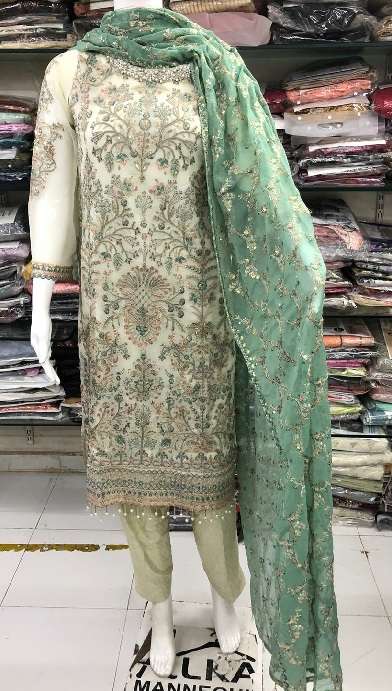 LA BELLA By Shahid Tawakkal